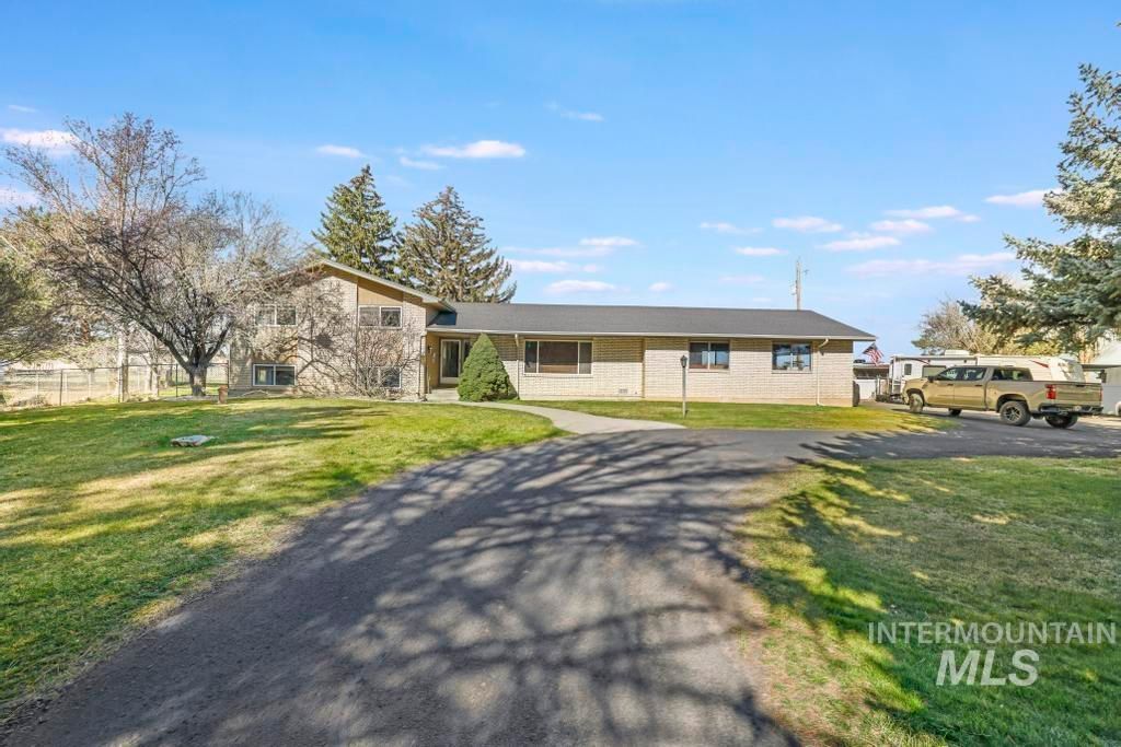 Photo of 1532 Briarwood Lane, Twin Falls, ID 83301 (MLS # 98979069)