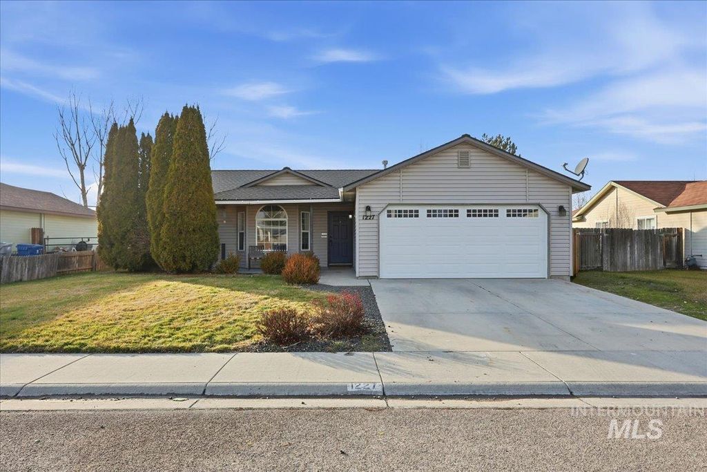 Photo of 1227 S Cassia Pl, Nampa, ID 83686 (MLS # 98972068)