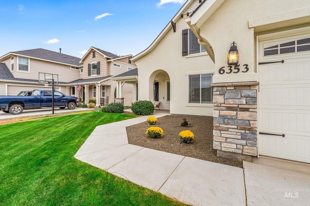 Photo of 6353 E Path Drive, Nampa, ID 83687 (MLS # 98963761)