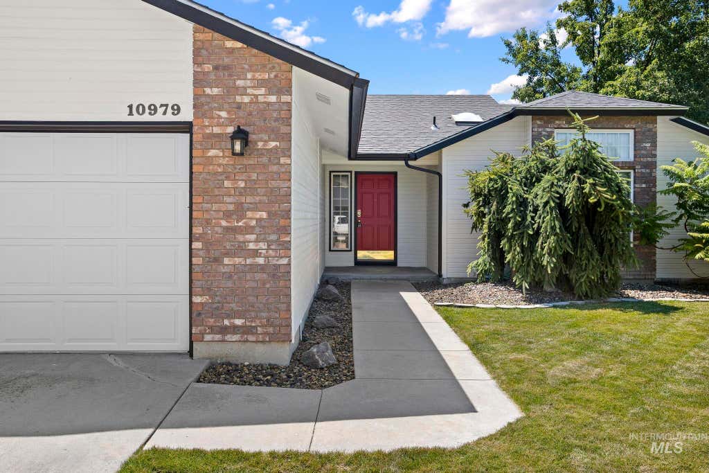 Photo of 10979 W Tidewater Ct, Boise, ID 83713 (MLS # 98991399)