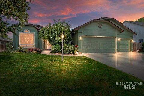 Photo of 1874 N Heath Ave, Boise, ID 83713 (MLS # 98982042)