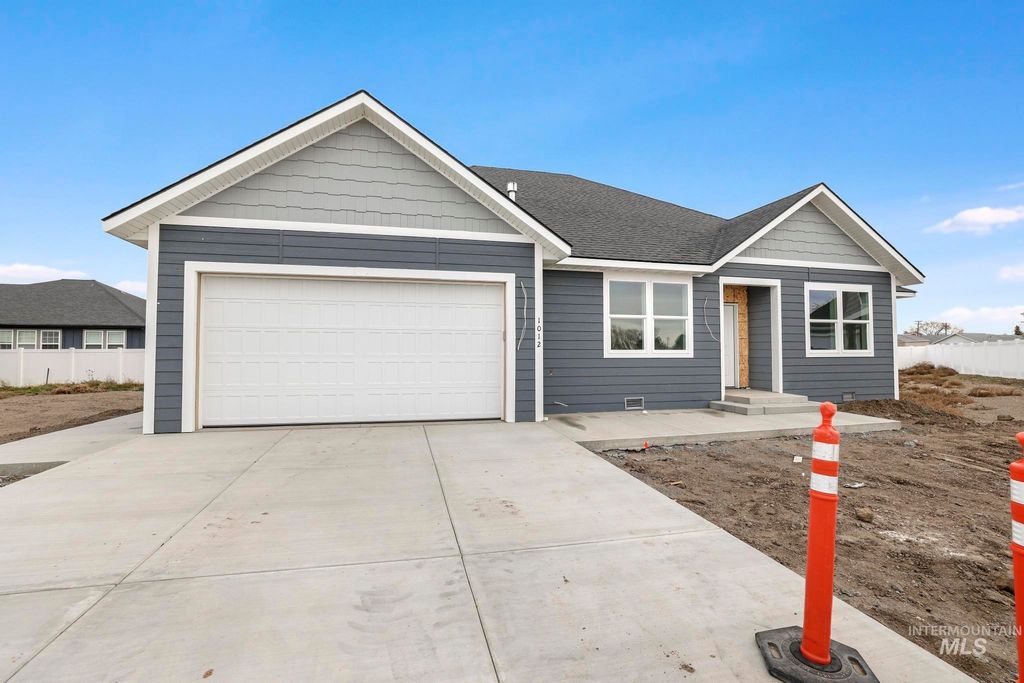 Photo of 1012 Lincoln Circle, Gooding, ID 83330 (MLS # 98970015)