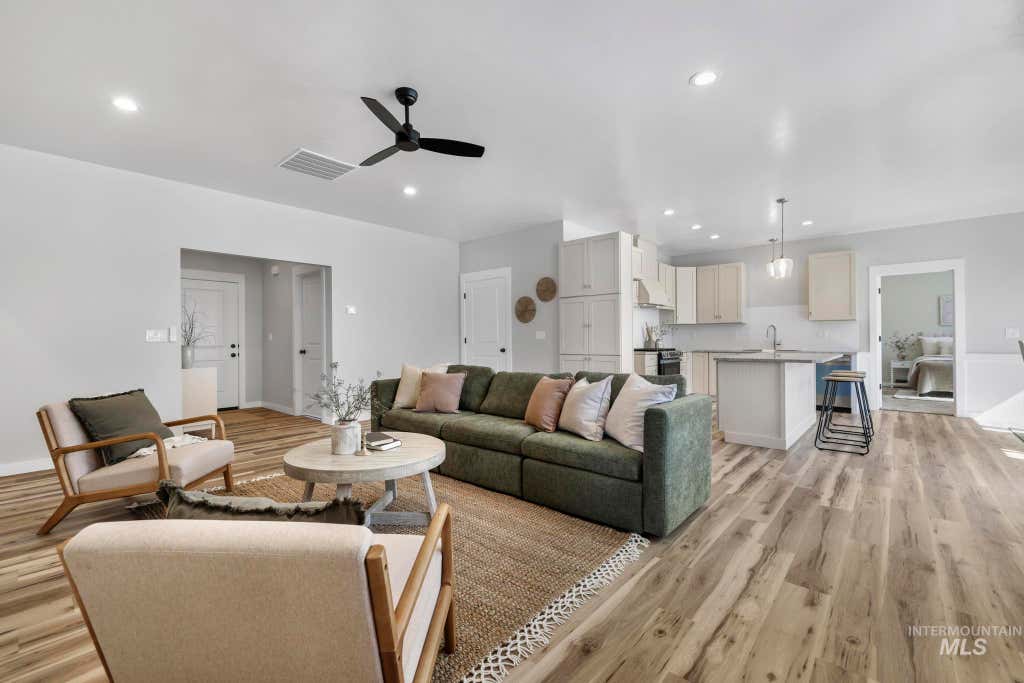 Photo of 1012 Lincoln Circle, Gooding, ID 83330 (MLS # 98970015)
