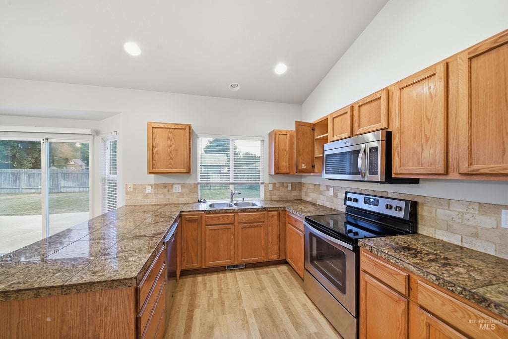 Photo of 919 E Hawk St, Meridian, ID 83646 (MLS # 99000783)