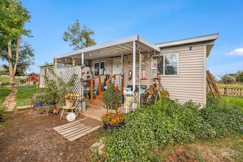 4343 N 1200 E Buhl ID 83316