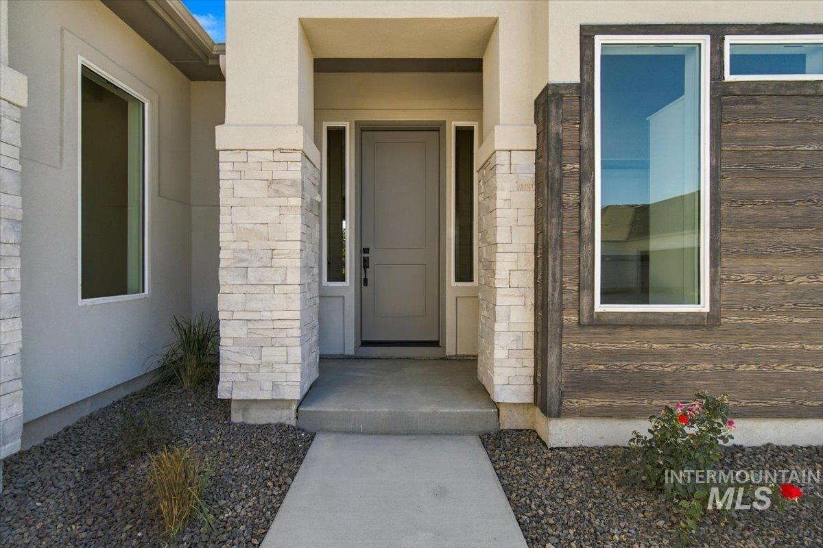 11126 S Corballis Ln.