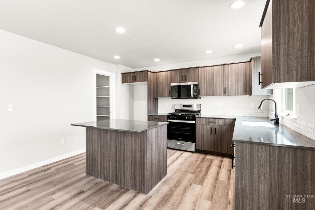 Photo of 5256 E Phelps Lake Dr, Nampa, ID 83687 (MLS # 98979250)