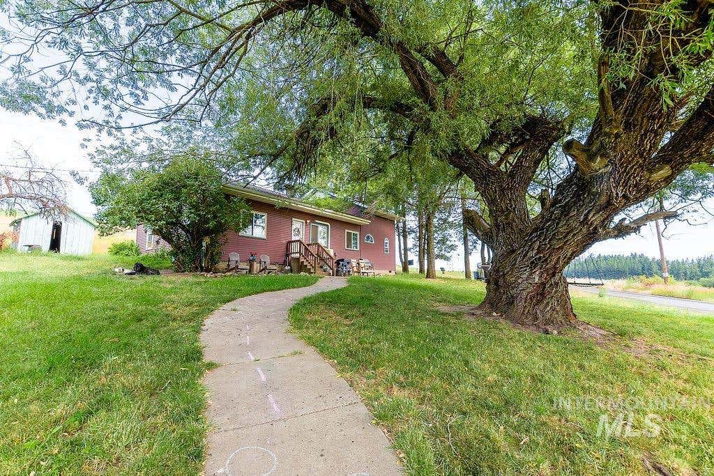 Photo of 1094 Crumarine Loop, Moscow, ID 83843 (MLS # 98994252)