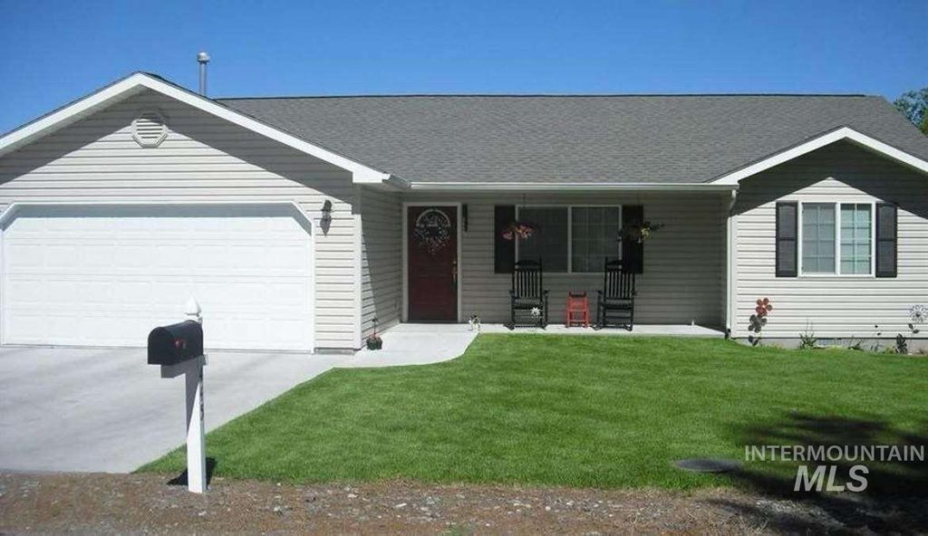 Photo of 445 Hansen Ave, Burley, ID 83318 (MLS # 98960792)