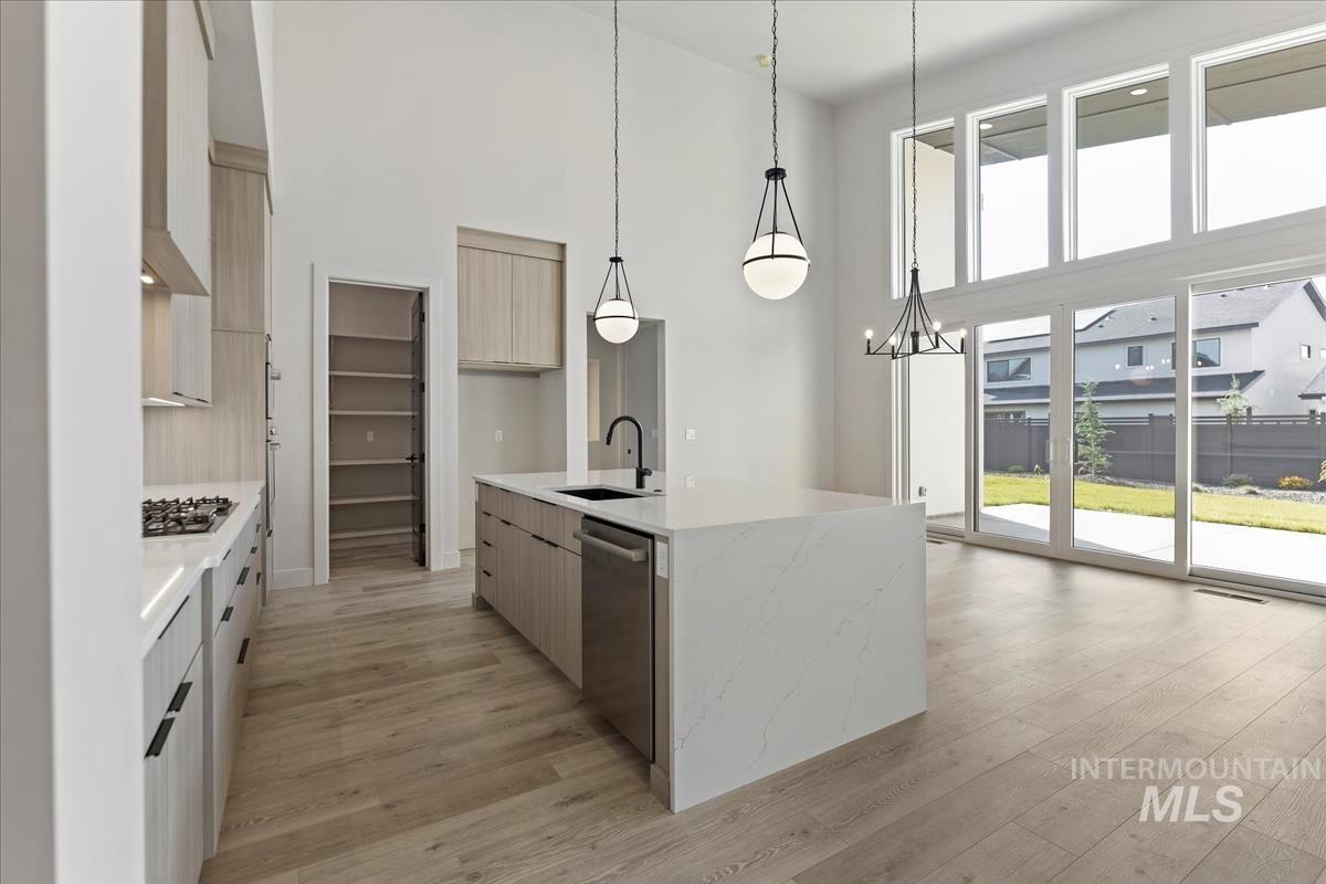 7689 W Lookout View St