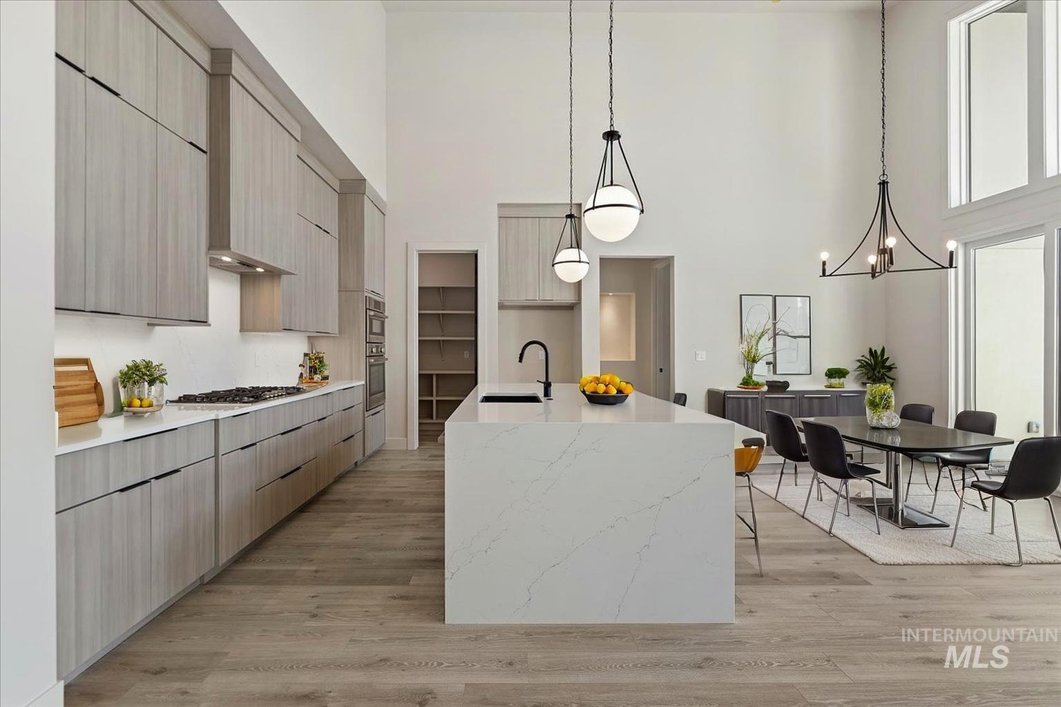 7689 W Lookout View St