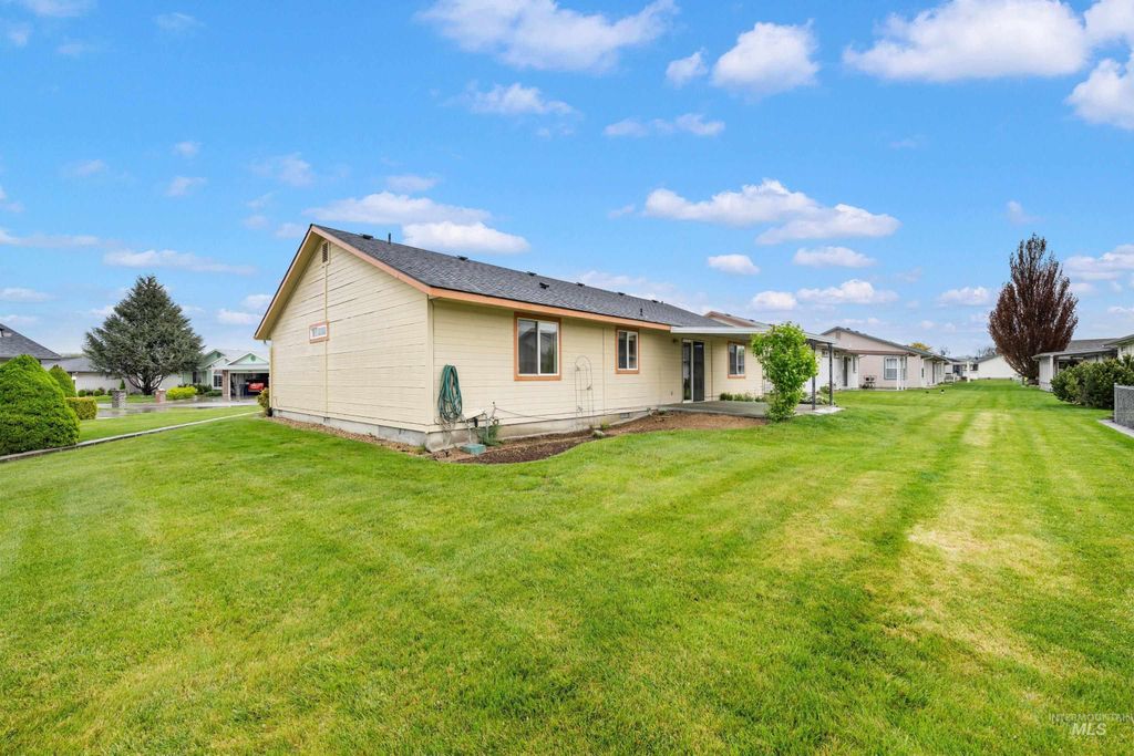 Photo of 819 N Bristol Street, Nampa, ID 83651 (MLS # 98983369)