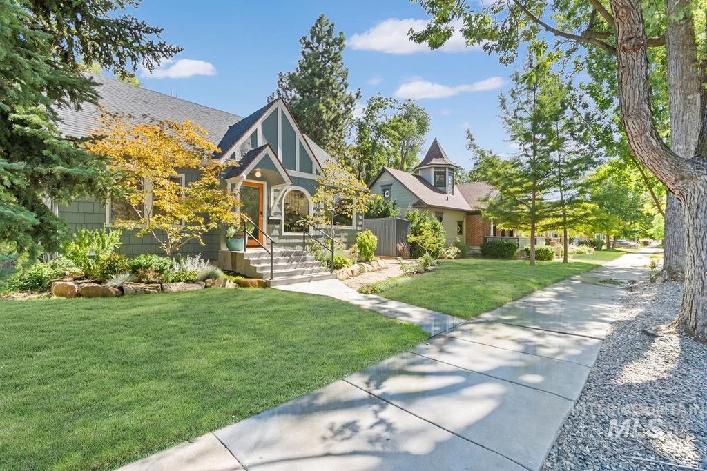 Photo of 1116 N 15th Street, Boise, ID 83702 (MLS # 98962119)