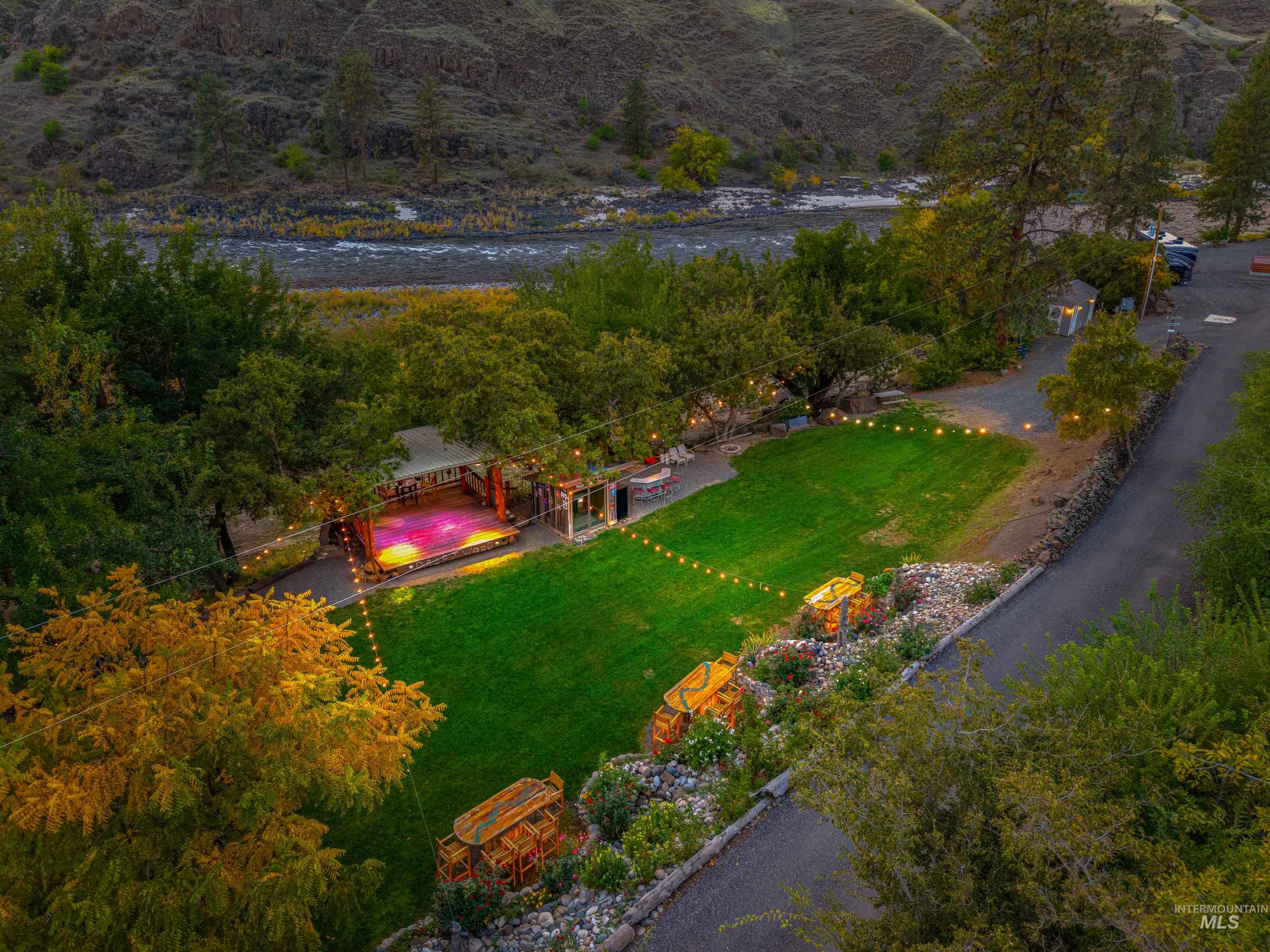 13706 Highway 95 South