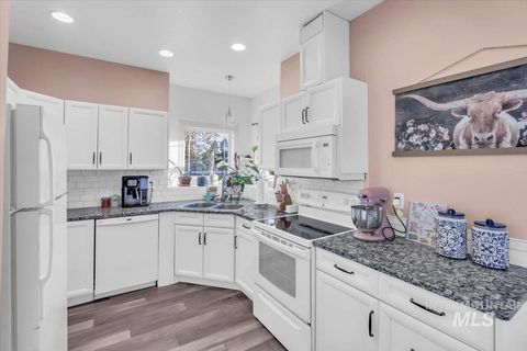 Photo of 15046 Burger Lane, Caldwell, ID 83607 (MLS # 98967199)