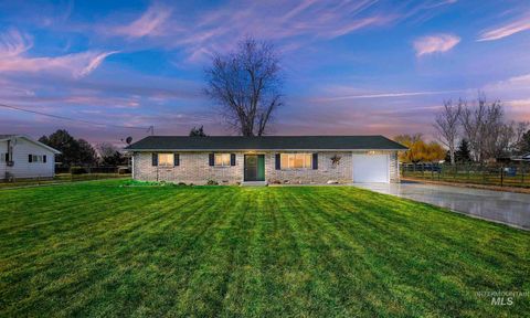 Photo of 2519 N Middleton Rd, Nampa, ID 83651 (MLS # 98967065)
