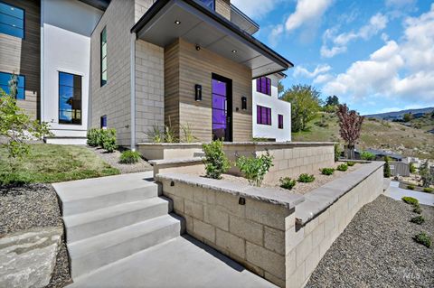 Photo of 938 E Chardie Rd, Boise, ID 83702 (MLS # 98973724)