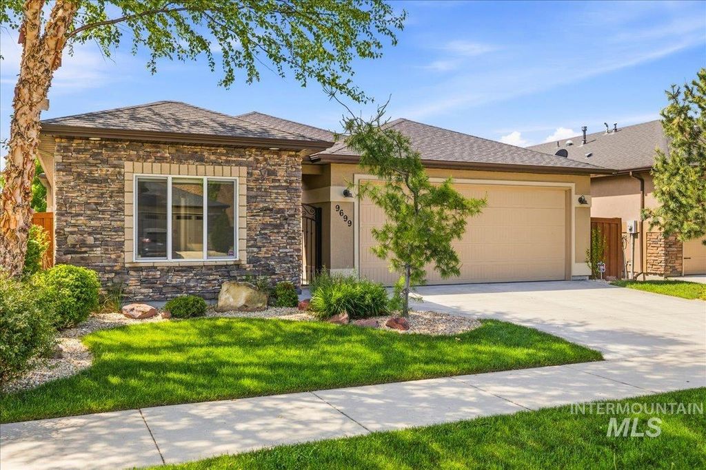 Photo of 9699 W Wildbranch DR, Star, ID 83669 (MLS # 98986117)