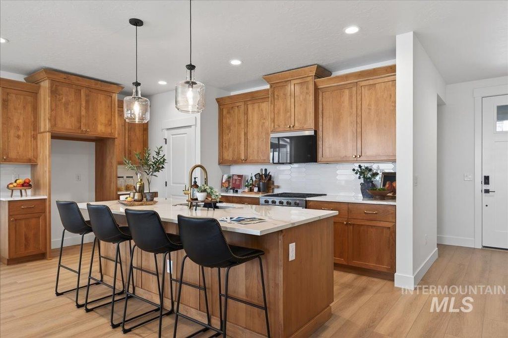 Photo of 817 W Bay St, Middleton, ID 83644 (MLS # 98976424)