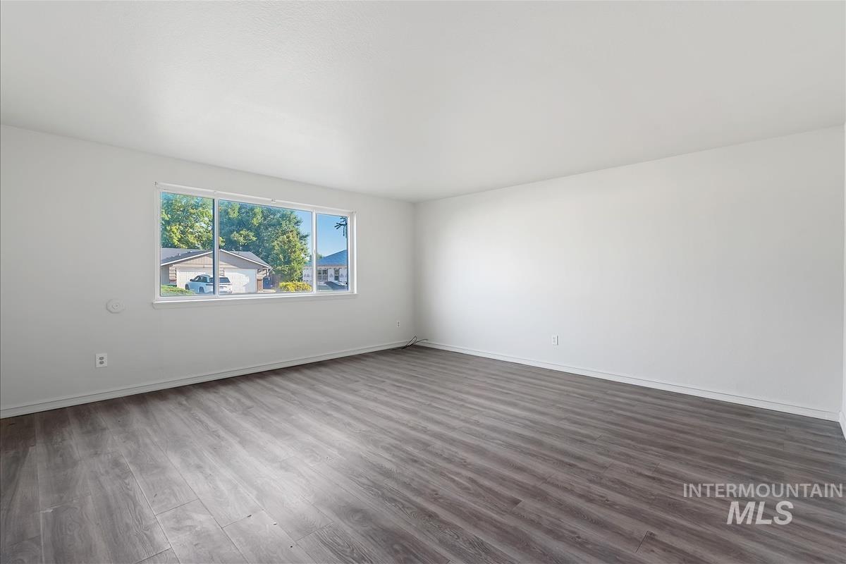 125 Donna Dr