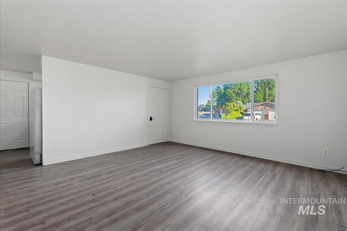 125 Donna Dr
