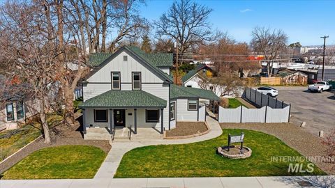 Photo of 46 E Pine Avenue, Meridian, ID 83642 (MLS # 98979676)