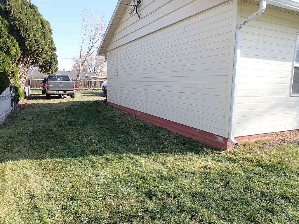 Photo of 1039 15th St, Clarkston, WA 99403 (MLS # 98969786)