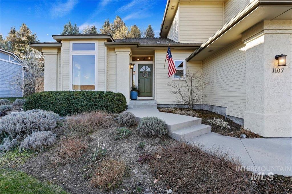 Photo of 1107 E Hearthstone Dr, Boise, ID 83702 (MLS # 98979102)