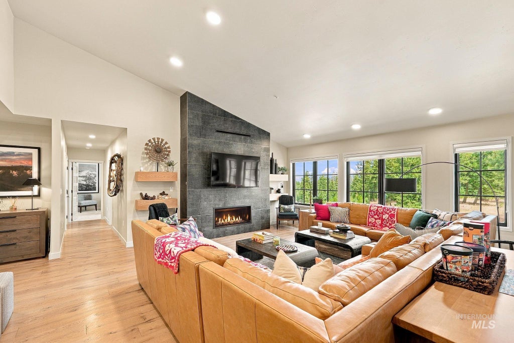 Photo of 760 Village Drive #Unit 406 &amp; 502, Donnelly, ID 83615 (MLS # 99003127)