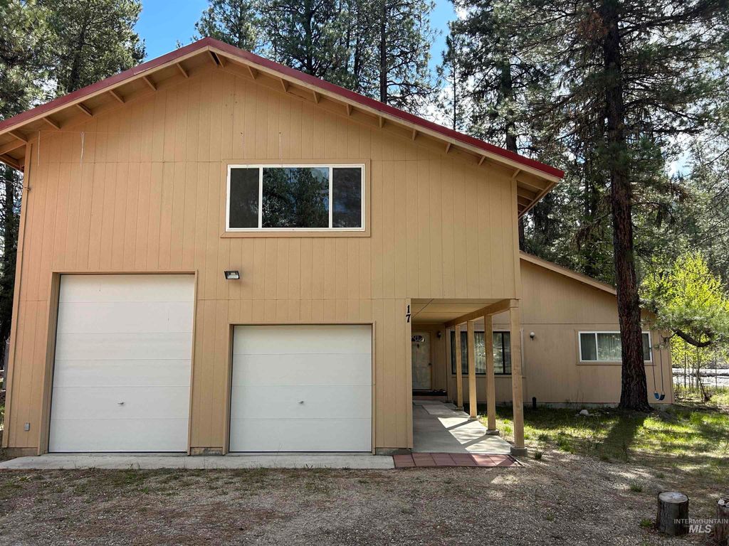 Photo of 17 Bransons Dr, Lowman, ID 83637 (MLS # 98984548)