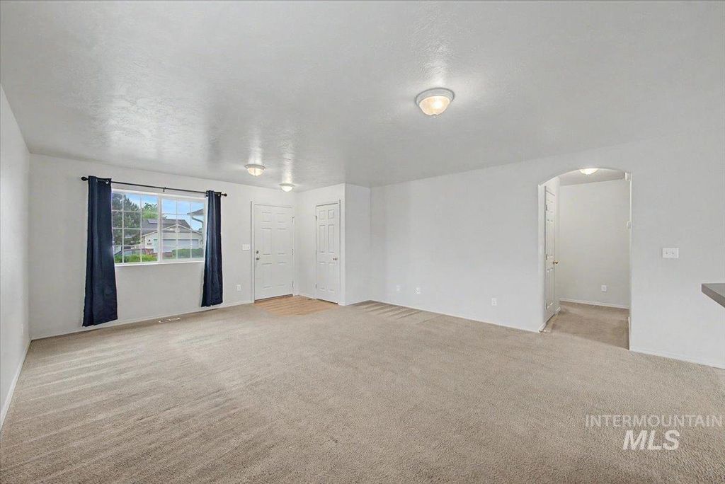 Photo of 16607 Chino Ave, Caldwell, ID 83607 (MLS # 98986459)
