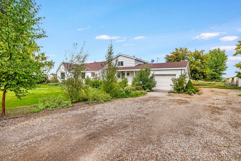 Photo of 366 W 400 S, Heyburn, ID 83336 (MLS # 98963913)