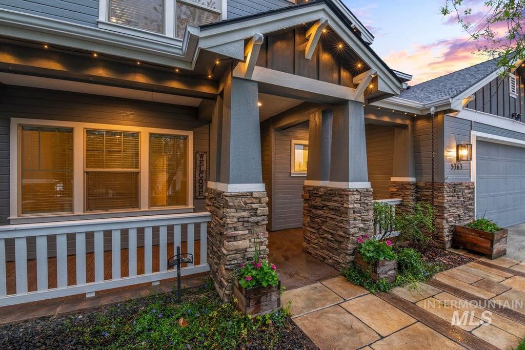 Photo of 5363 N Red Hills Place, Meridian, ID 83646 (MLS # 98980371)