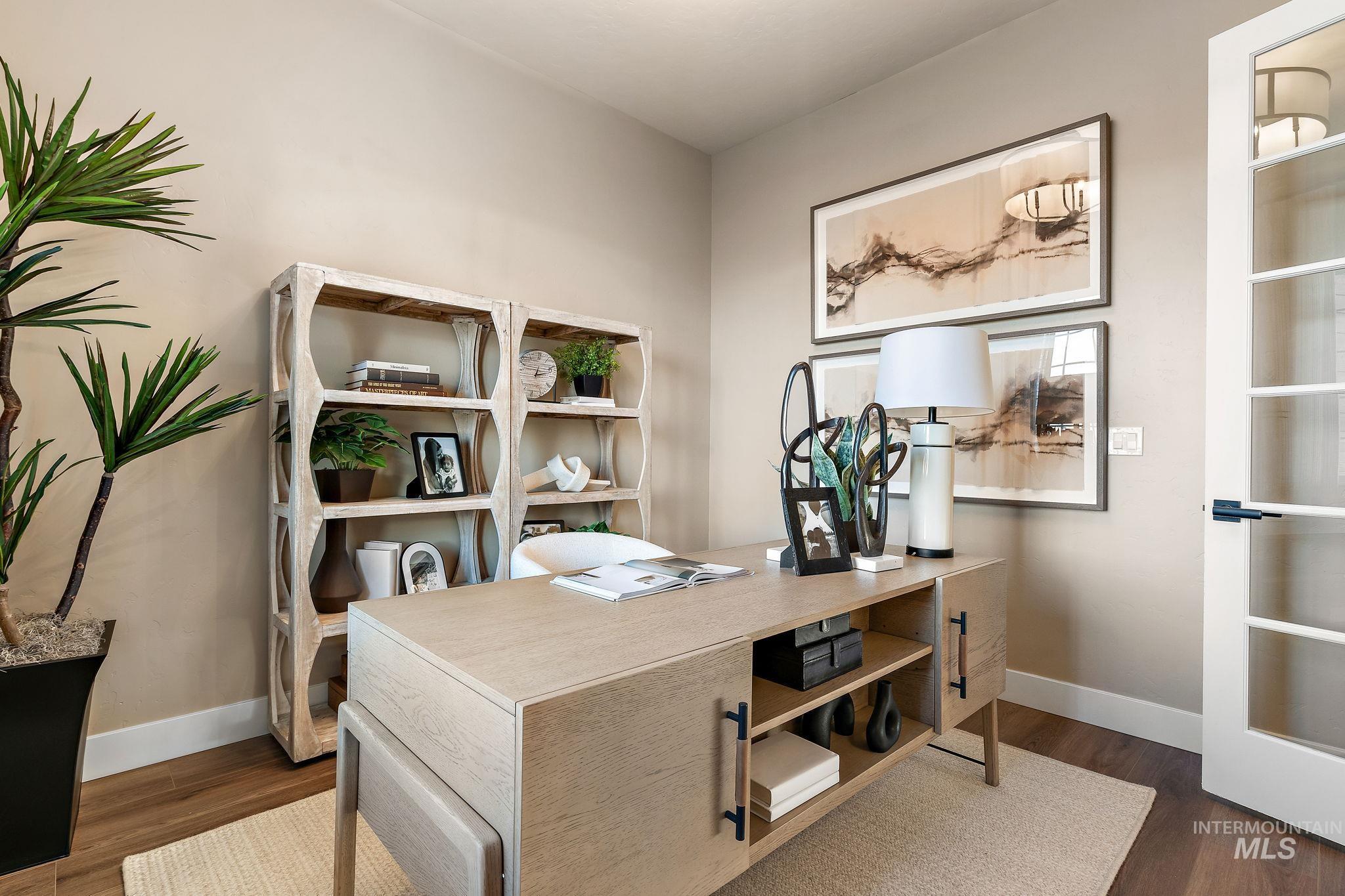 834 N Falling Water Way