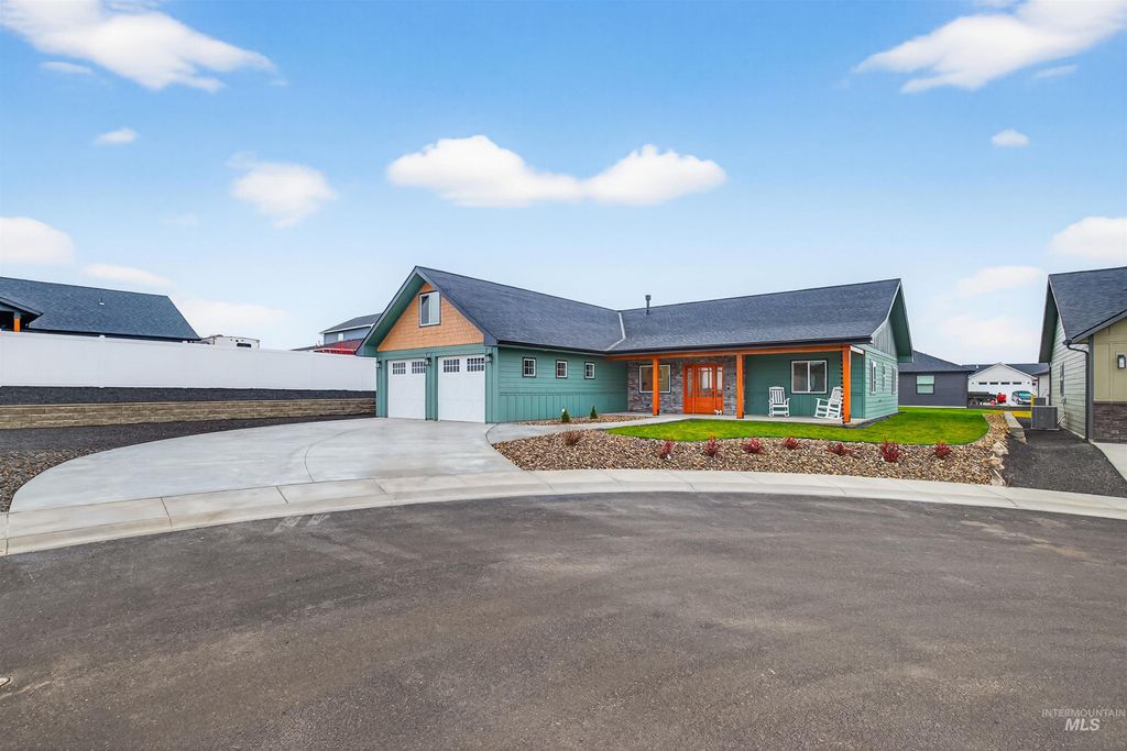 Photo of 1719 Pathway Court, Lewiston, ID 83501 (MLS # 98971101)