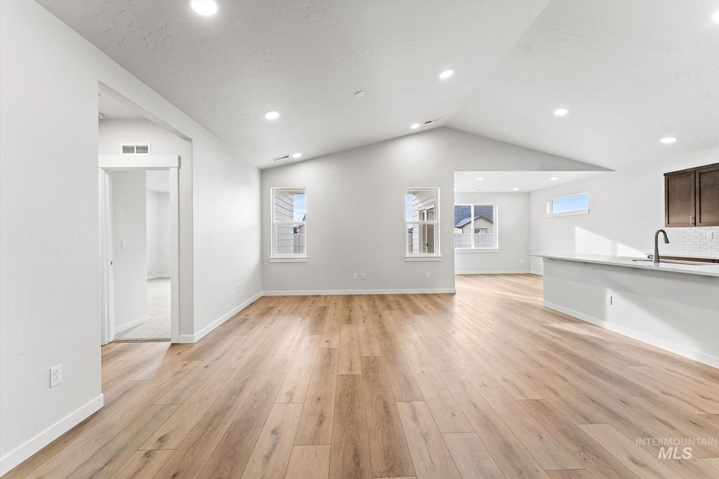 Photo of 5621 E Lekeitio Village Dr, Nampa, ID 83687 (MLS # 98970185)