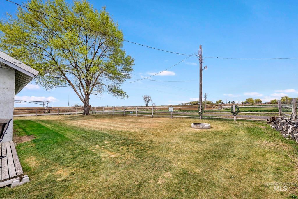 Photo of 88 S 400 W, Jerome, ID 83338 (MLS # 98982269)