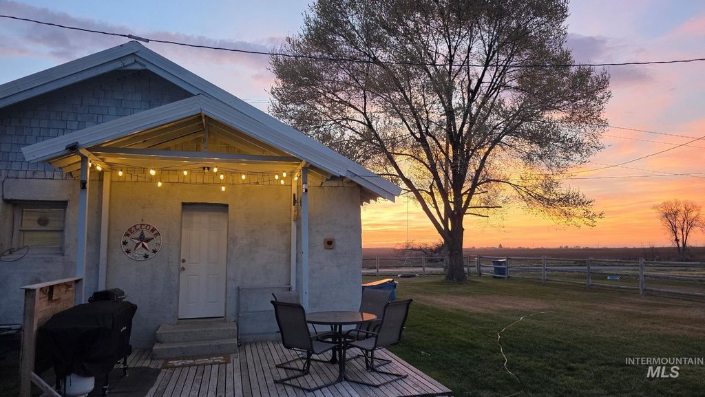 Photo of 88 S 400 W, Jerome, ID 83338 (MLS # 98982269)