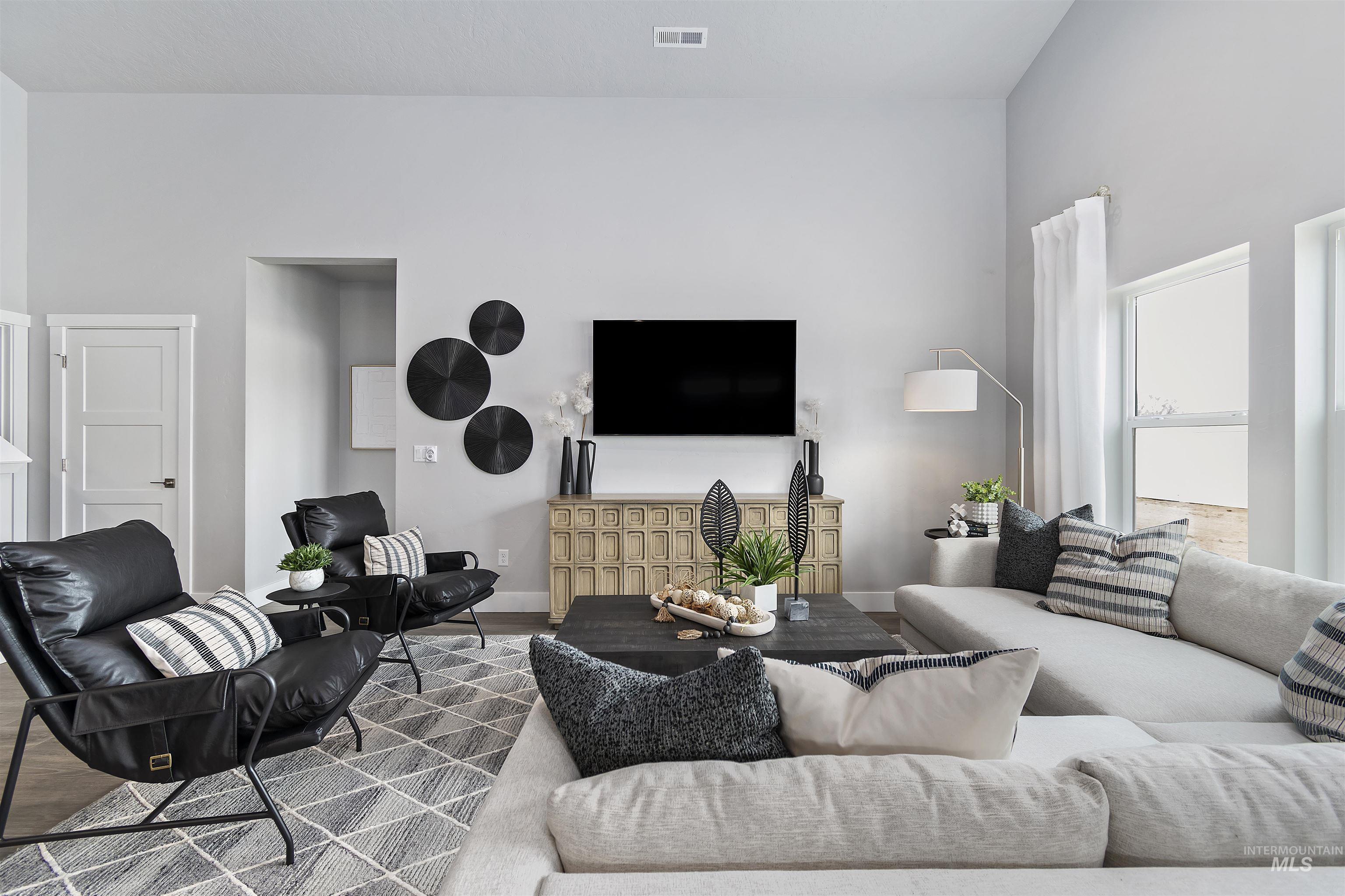 238 W Omphale St.