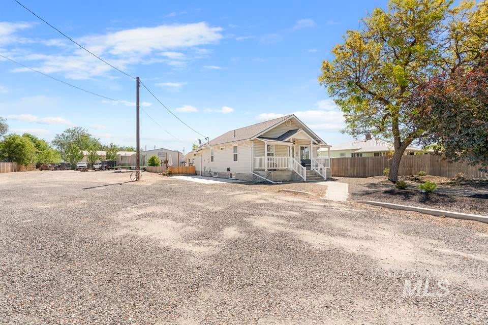 Photo of 508 S Whitley Dr, Fruitland, ID 83619 (MLS # 98989098)