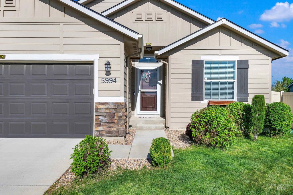 Photo of 5994 S Donaway Ave, Meridian, ID 83642 (MLS # 98985610)