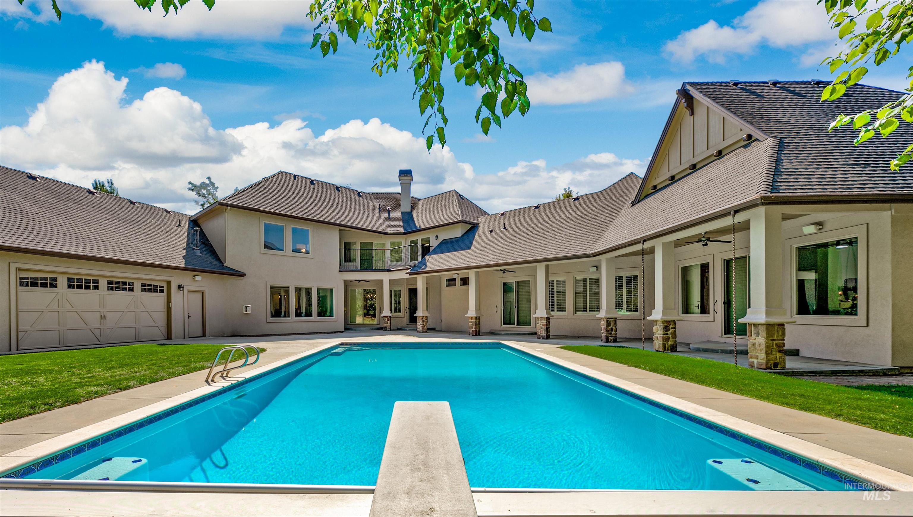 1450 E Covey Run Ct