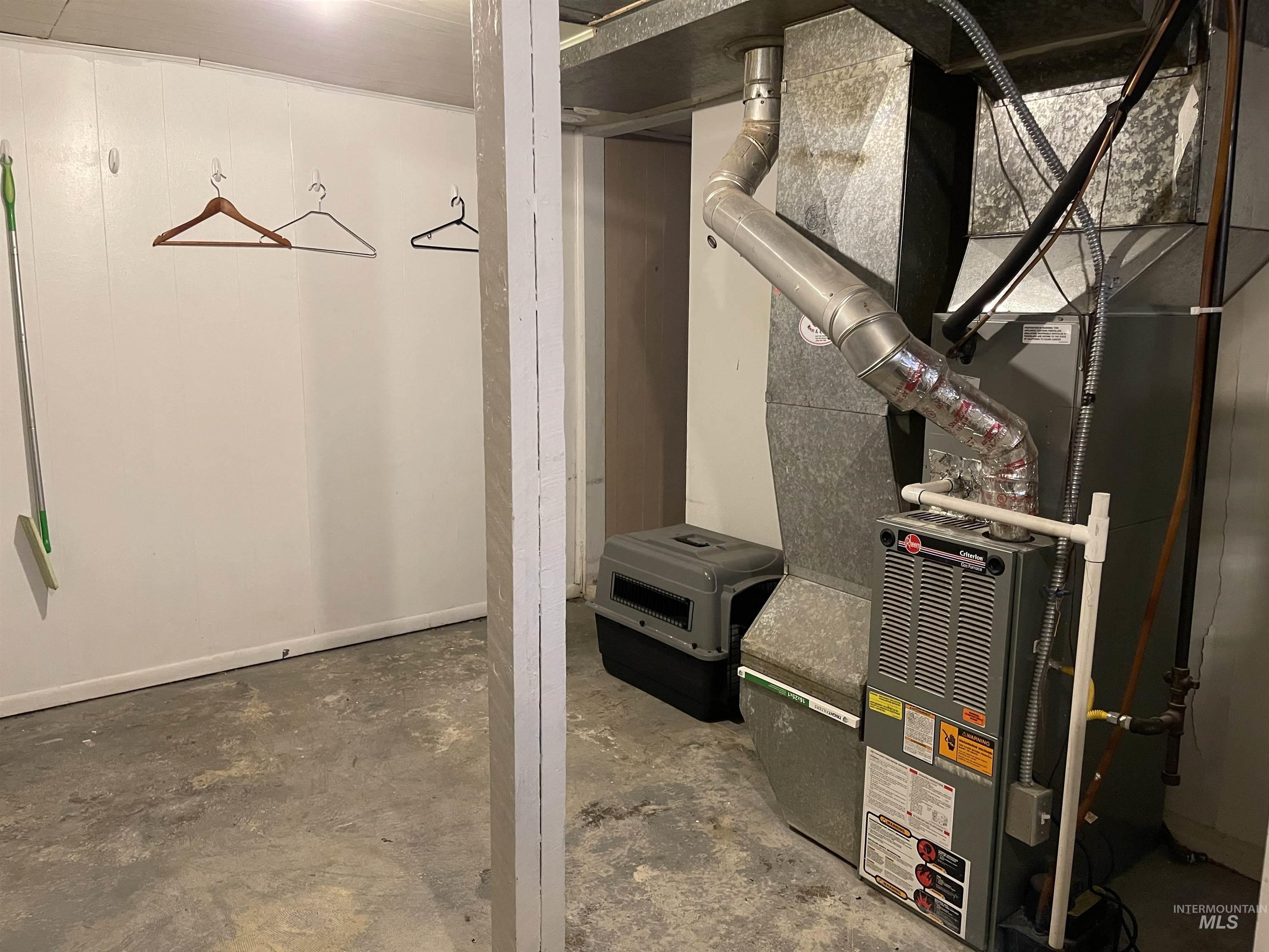 Utilities with heating unit