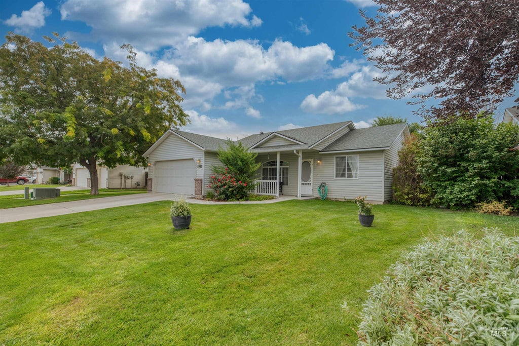 Photo of 1915 W Mountain Pointe Ave, Nampa, ID 83651 (MLS # 98999781)