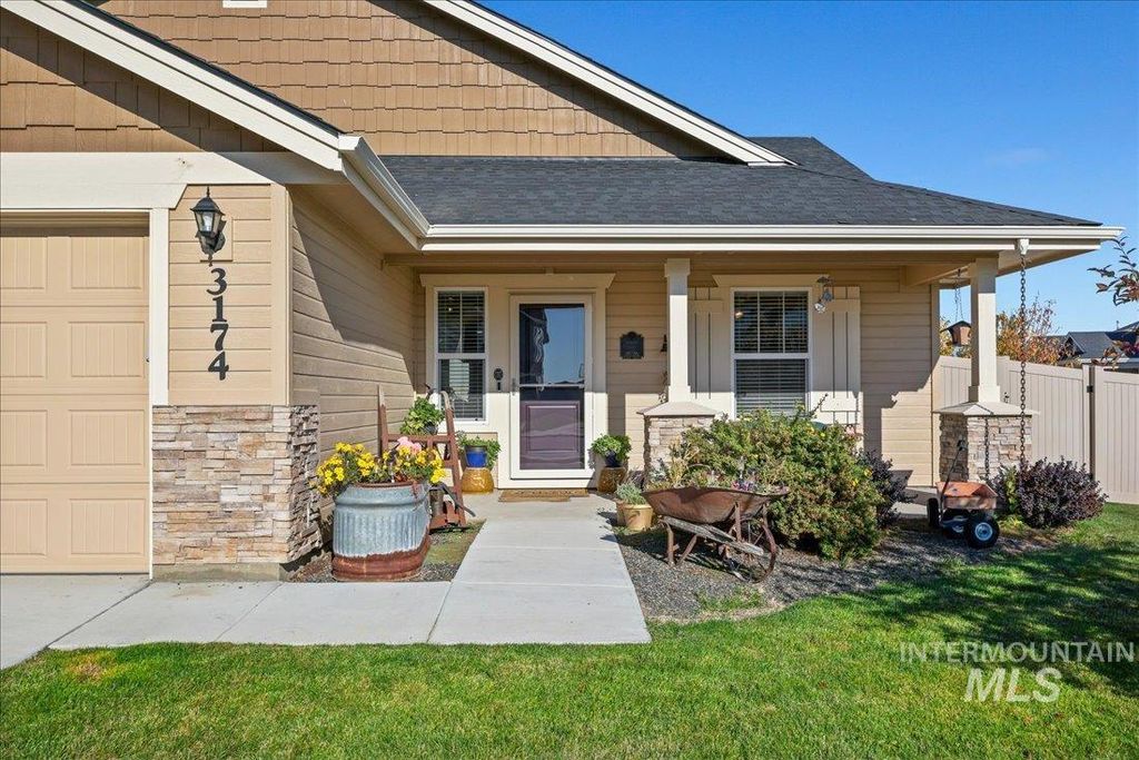 Photo of 3174 N Greengate Way, Star, ID 83669 (MLS # 98964908)