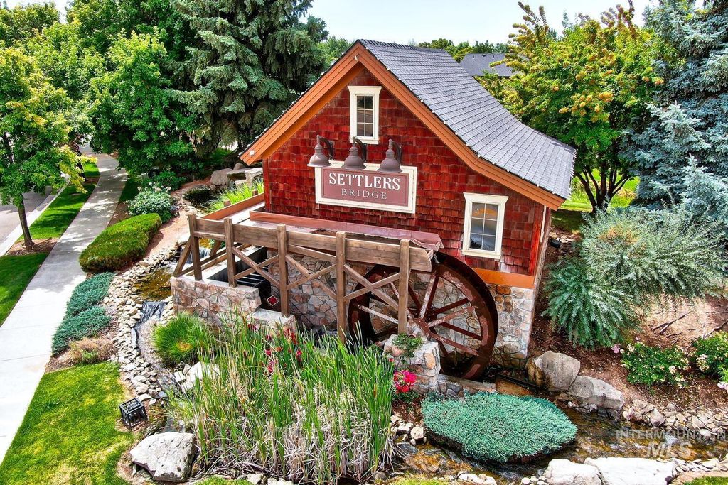 Photo of 2104 E Sidewinder Dr, Meridian, ID 83642 (MLS # 98977668)