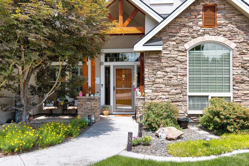 Photo of 2104 E Sidewinder Dr, Meridian, ID 83642 (MLS # 98977668)