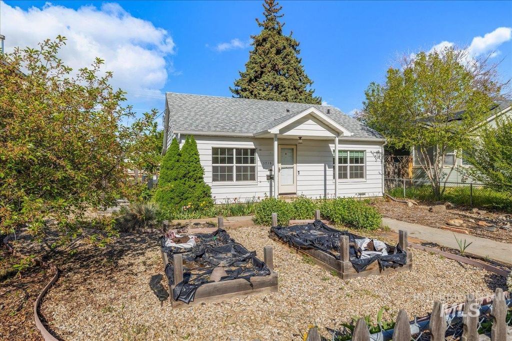 Photo of 1715 S Robert St, Boise, ID 83705 (MLS # 98984154)