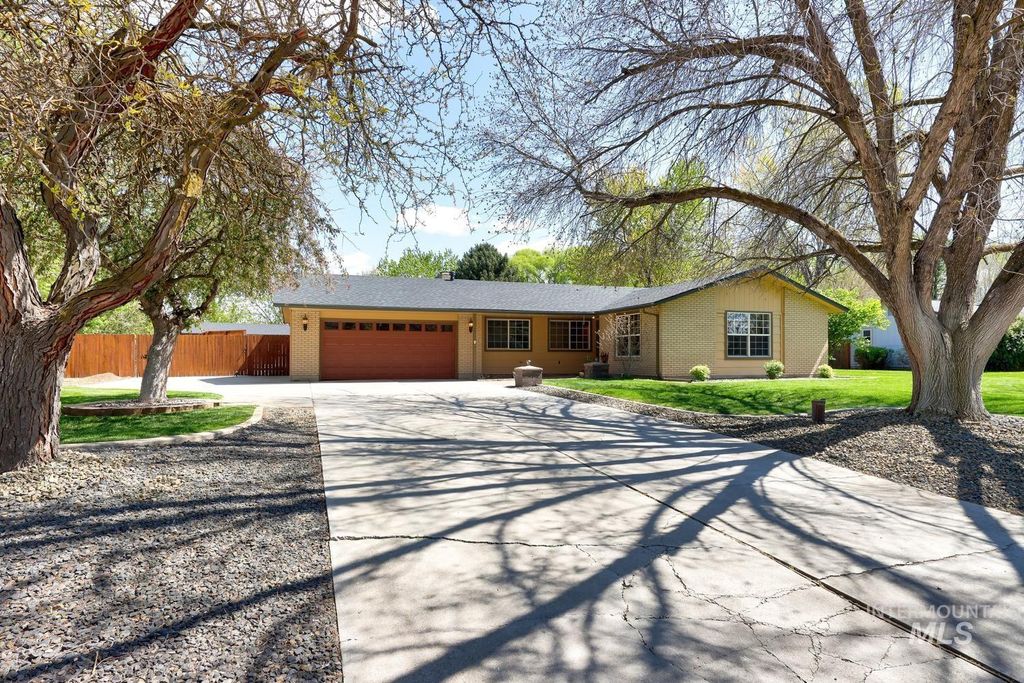 Photo of 3232 S Mccormick Way, Boise, ID 83709 (MLS # 98982707)