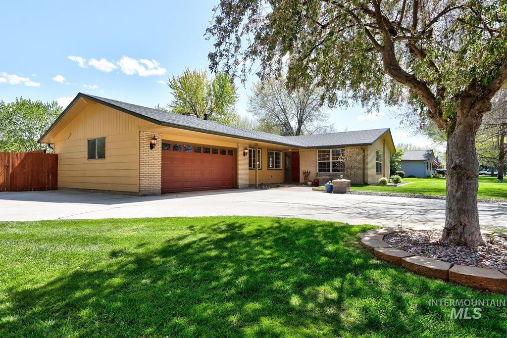 Photo of 3232 S Mccormick Way, Boise, ID 83709 (MLS # 98982707)